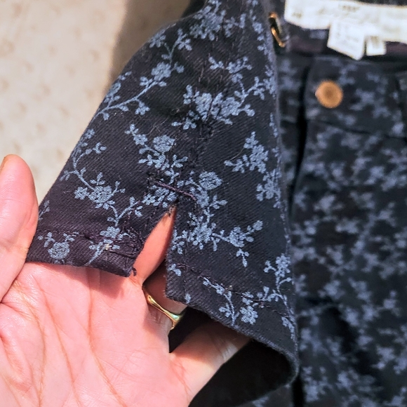 H&M Floral Denim Shorts Size 10 - Picture 5 of 6